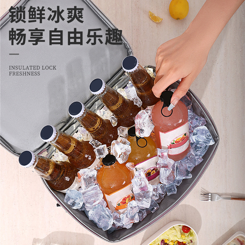Runhui Croissant portable outdoor food delivery insulated box, picnic ice pack, large-capacity insulated bento bag, lunch box handbag Application Scenario