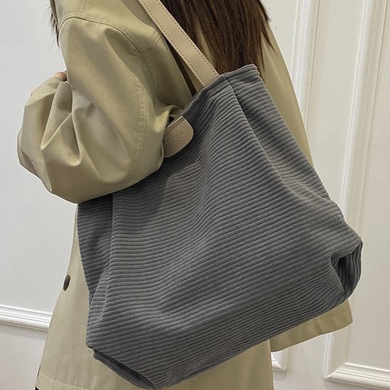 Casual ins-style large-capacity tote bag for women, new spring fashion retro handbag, versatile for commuting, single-shoulder full figure