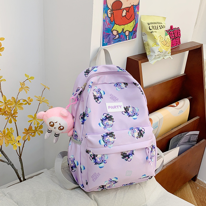Cute cartoon InS-style large-capacity 2025 new egg-shaped girl heart backpack for junior high school, senior high school and college students Application Scenario