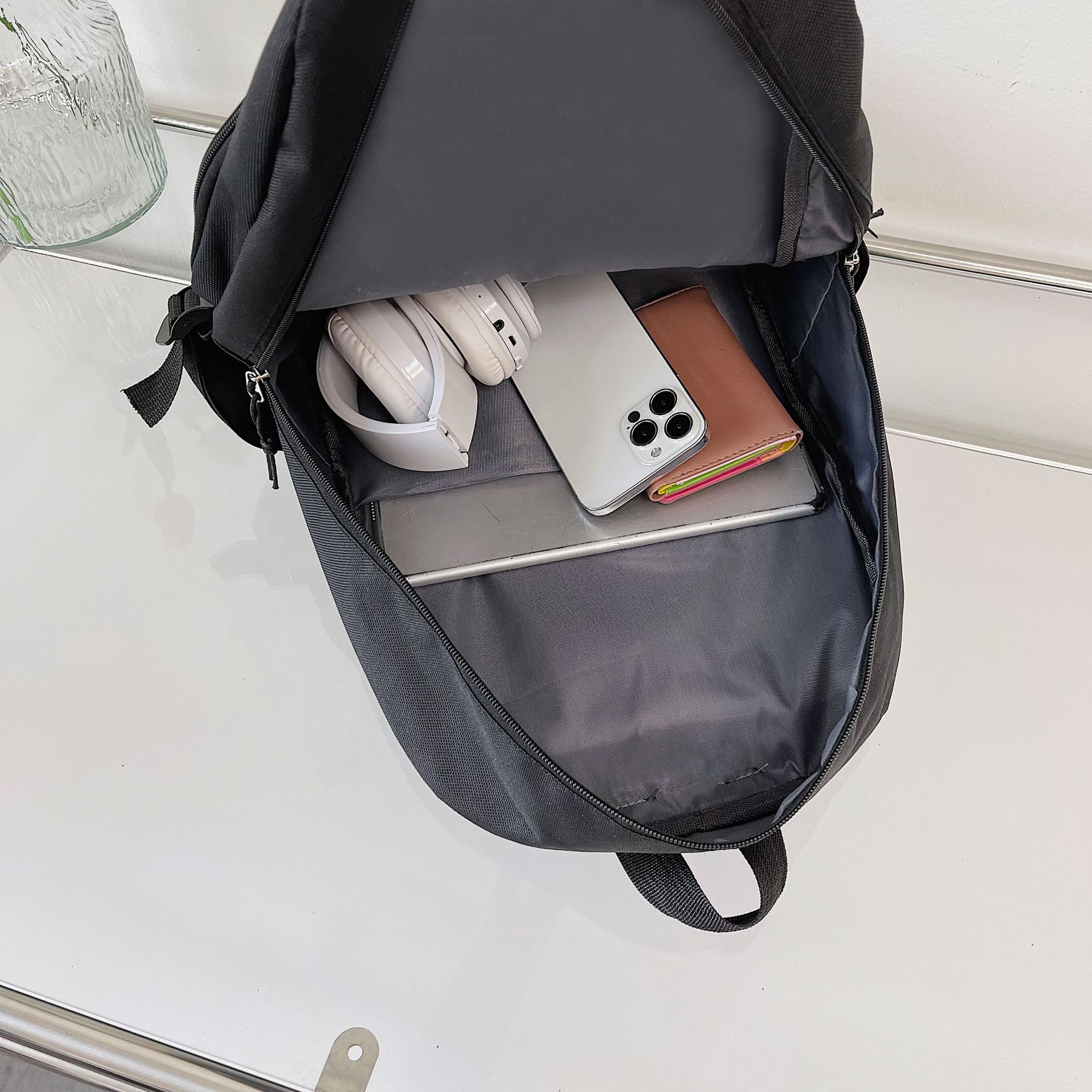 New schoolbag for primary school girls, lightweight and stress-relieving student backpack, fashionable Korean-style checkered backpack, four-piece set, trendy Application Scenario