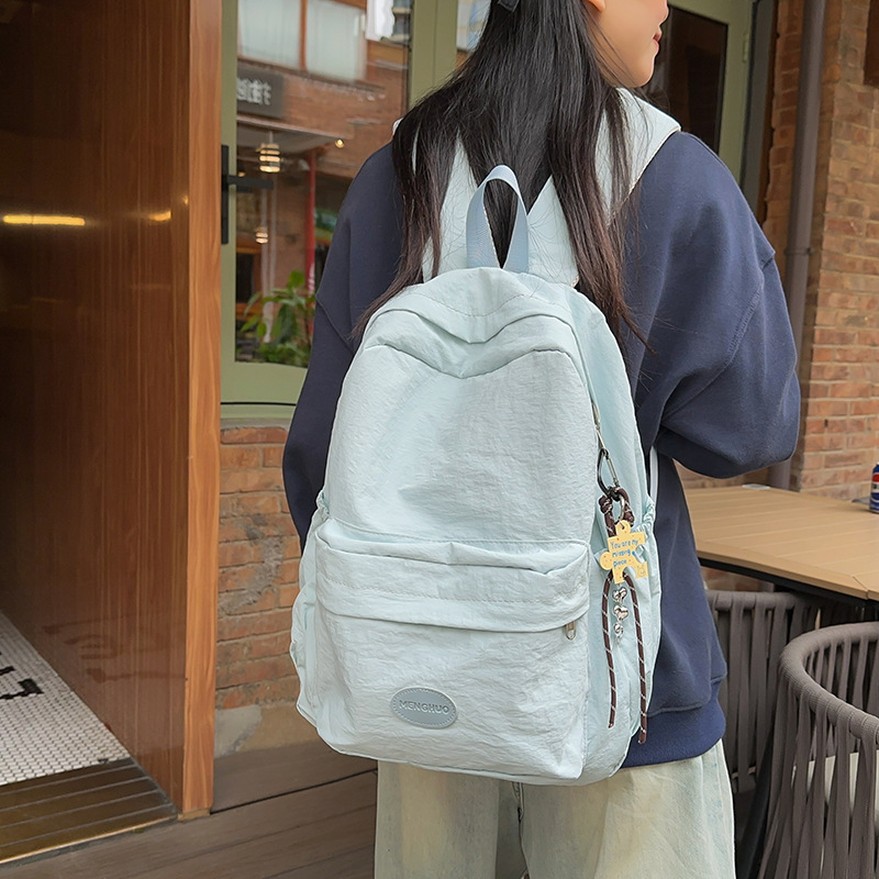 The new forest-style simple schoolbag, Japanese and Korean ins high appearance level, artistic campus style, versatile and lightweight backpack for college students full figure