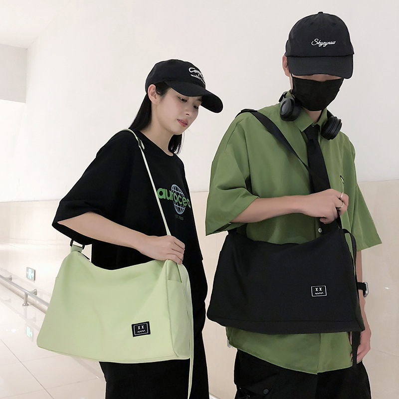 Fashionable and casual nylon fitness bag for women, 2023 new style sports storage bag, large-capacity single-shoulder crossbody bag full figure