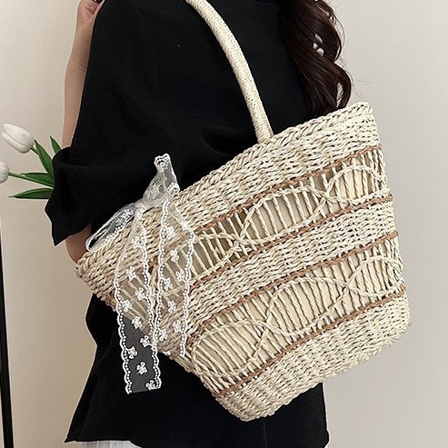 Handbag for girls, high appearance level, vacation style travel single-shoulder tote bag, large capacity, fashionable grass woven vegetable basket bag full figure