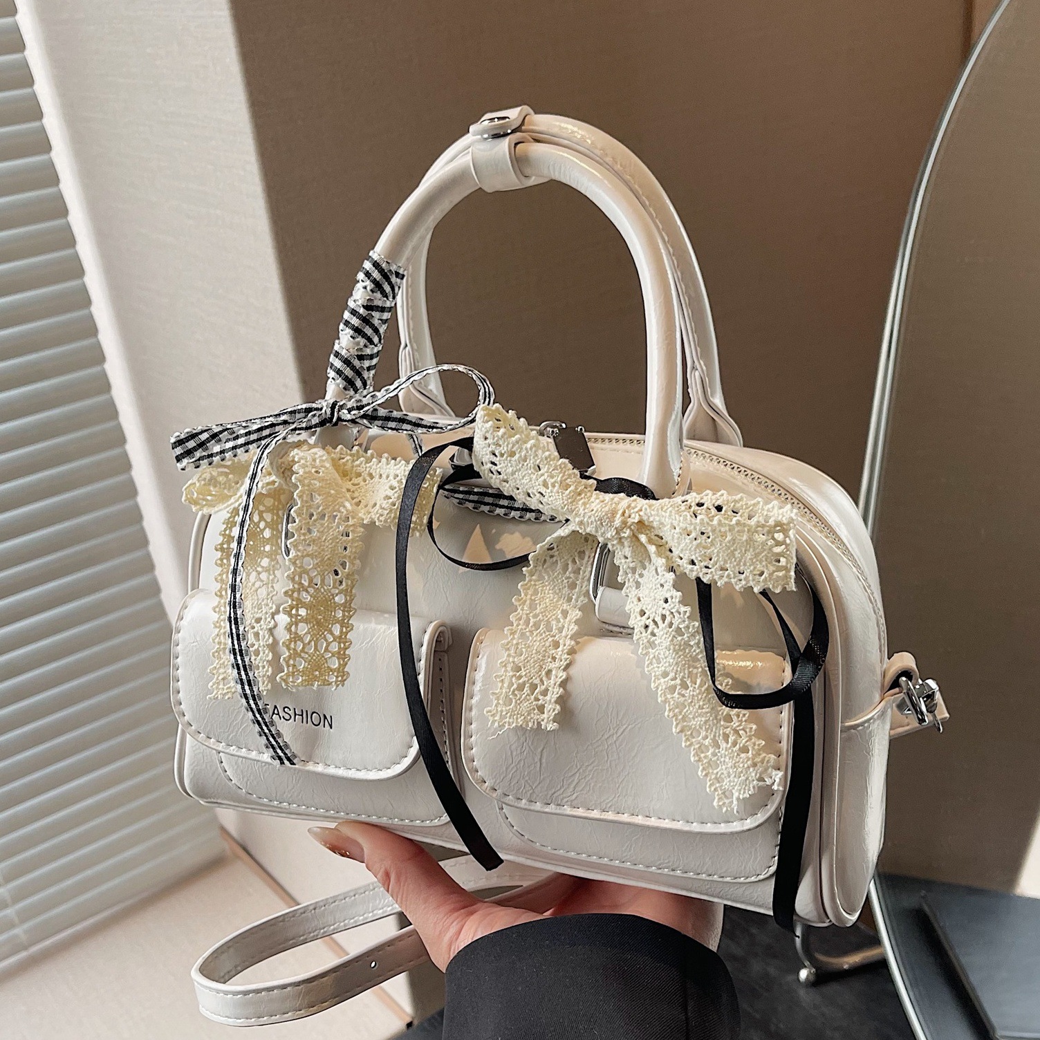 Commuting underarm women's bag 2025 Spring New trendy and fashionable single-shoulder bag with large capacity and high-end feel, Boston pillow bag full figure