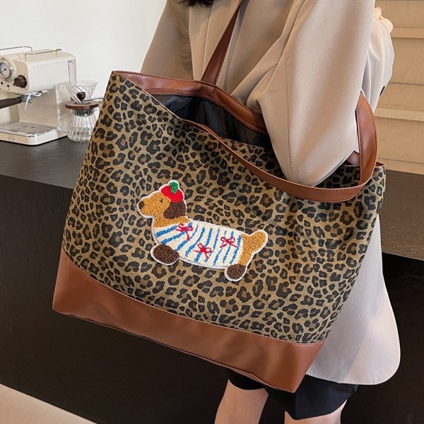 European and American retro style leopard print vertical tote bag, fashionable and cute sausage dog, British style student underarm single-shoulder bag full figure