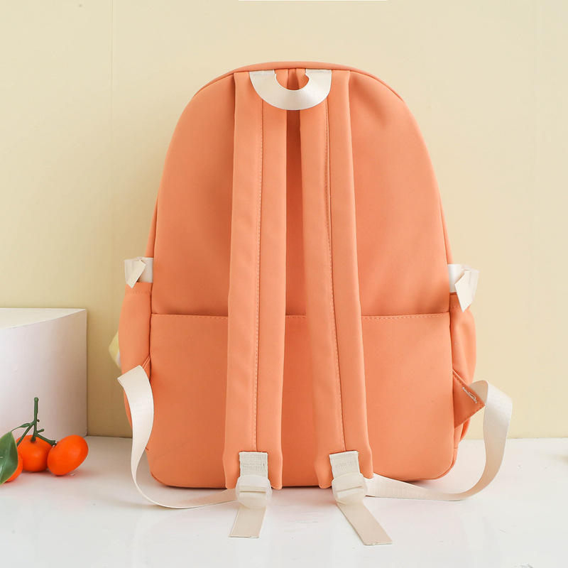 Wholesale of new casual, simple, large-capacity, popular and fashionable backpacks for college, junior and senior high school students Application Scenario