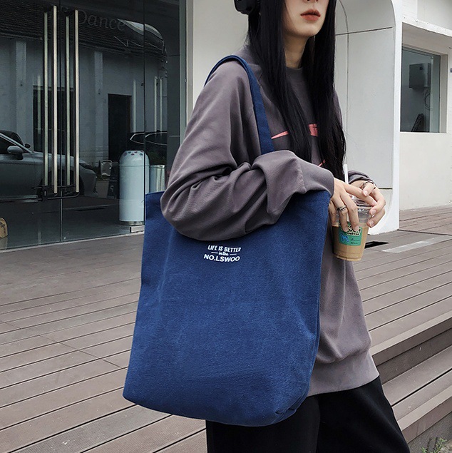 2024 New Japanese and Korean ins canvas bags and cloth bags for girls, versatile large-capacity men's single-shoulder bags, artistic tote bags full figure