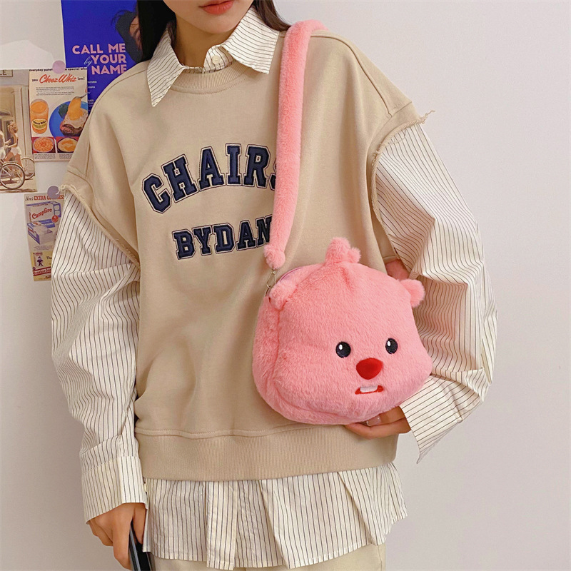 New plush little beaver backpack, cartoon and cute, single-shoulder crossbody bag, girls' makeup handbag manufacturer wholesale Application Scenario