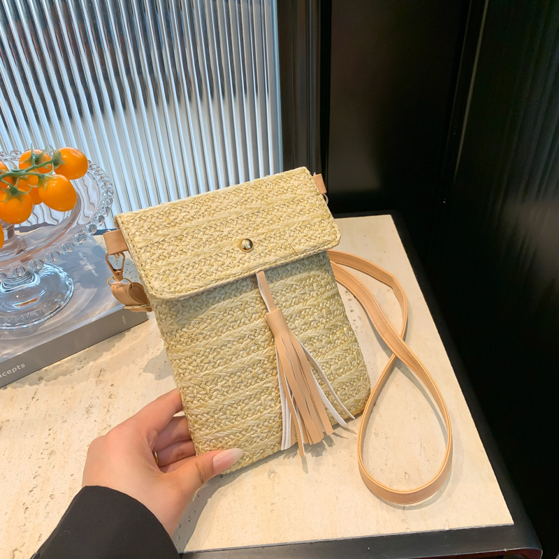 Retro straw woven small bag for women 2024 new style, trendy country style casual woven bag, artistic style mobile phone bag, crossbody bag full figure