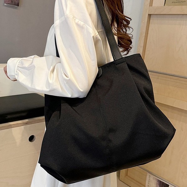Cross-border large-capacity color-blocking bag for women, new Spring/Summer 2025 simple and casual fabric bag, fashionable and versatile tote bag details Picture