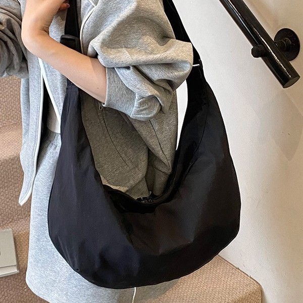 New large-capacity cloth dumpling bag for women, spring and summer, high-end style, versatile crossbody bag, fashionable and artistic single-shoulder bag Specification drawing