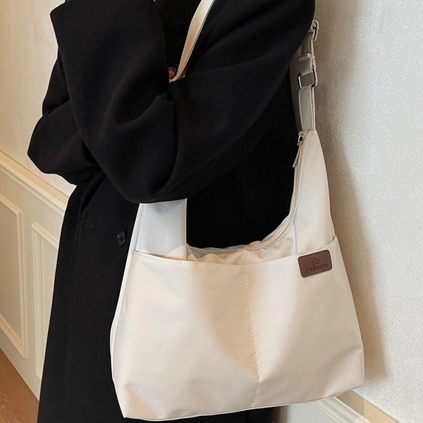 Lightweight fabric bag, large-capacity single-shoulder crossbody bag, student class bag, high-end quality bag for autumn and winter Item Picture