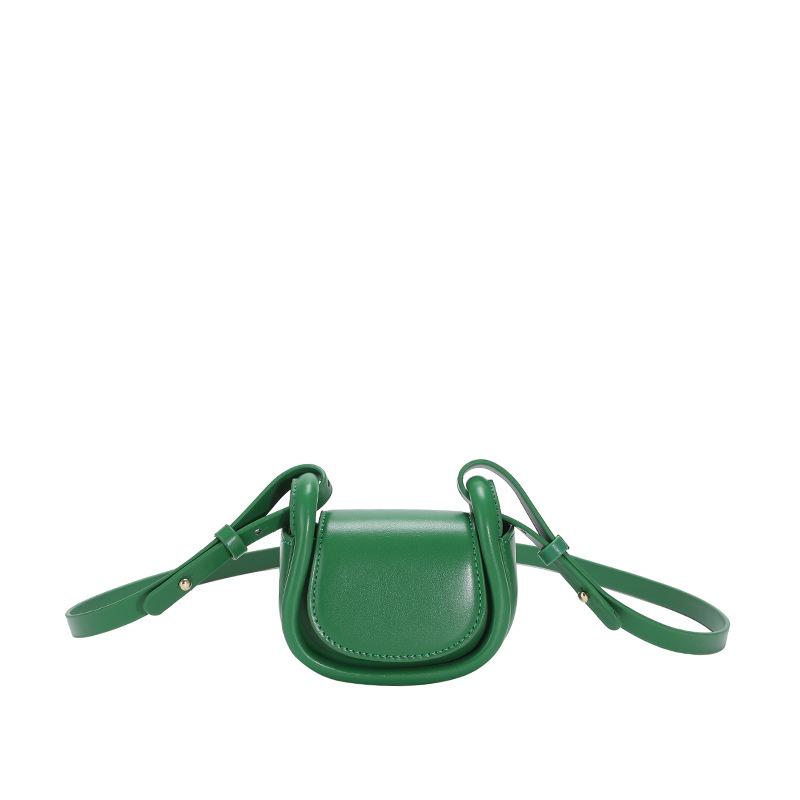 This is an Instagram niche new Korean version of fashionable children's retro handbag, a single-shoulder crossbody bag, and a stylish coin purse Item Picture