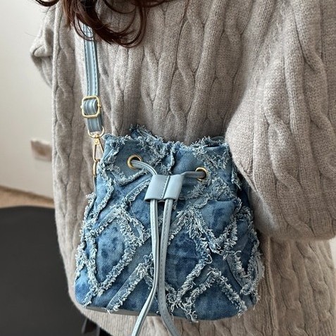 Diamond-patterned denim strap single-shoulder bag 2025 Autumn new style trendy and fashionable crossbody women's bag Korean style simple and fashionable women's bag full figure