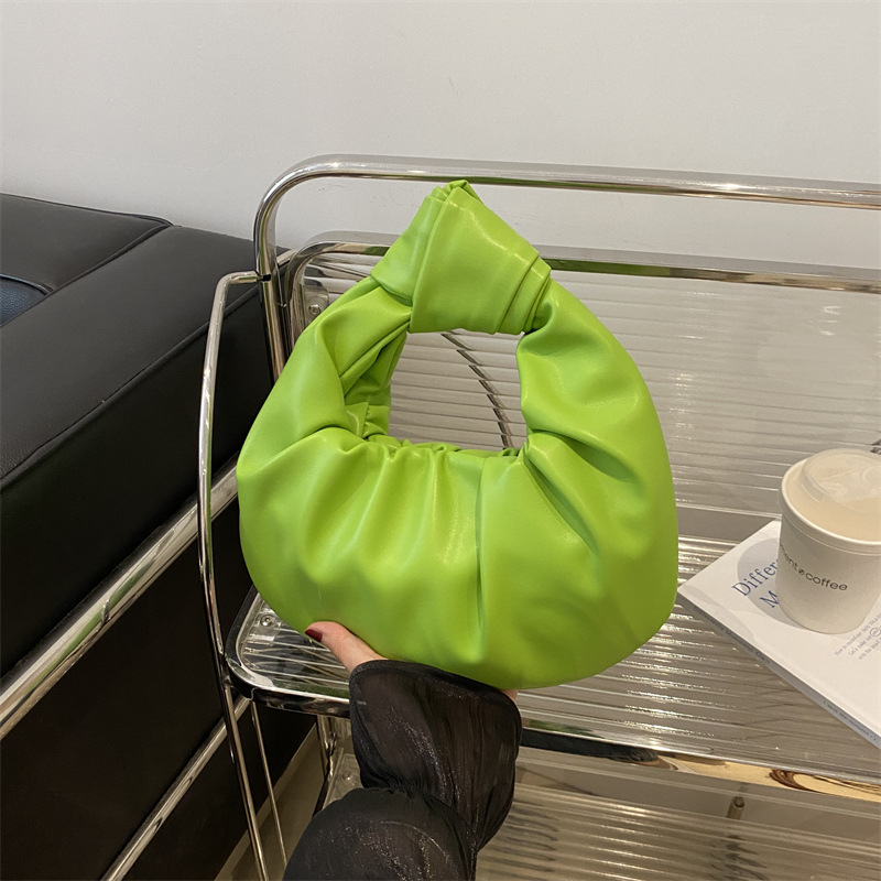 Streetwear pleated bag 2024 Autumn new style, textured underarm bag, simple and fresh handbag for women full figure