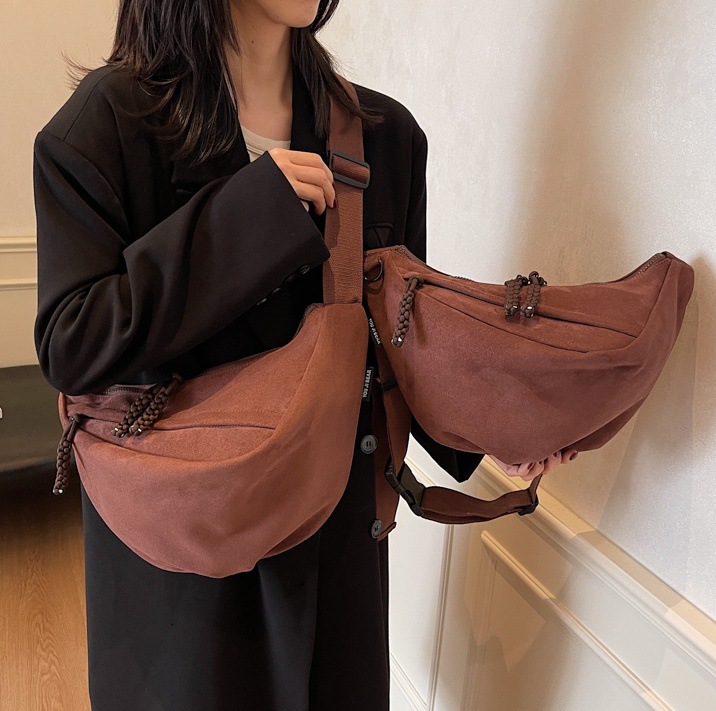 Large-capacity dumpling bag for women, 2024 new model student commuting single-shoulder underarm bag, versatile, casual and sporty crossbody bag full figure