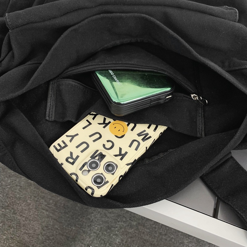 New Korean-style canvas bag for women, fashionable single-shoulder crossbody bag, retro dumpling bag, street casual bag, couple backpack Application Scenario