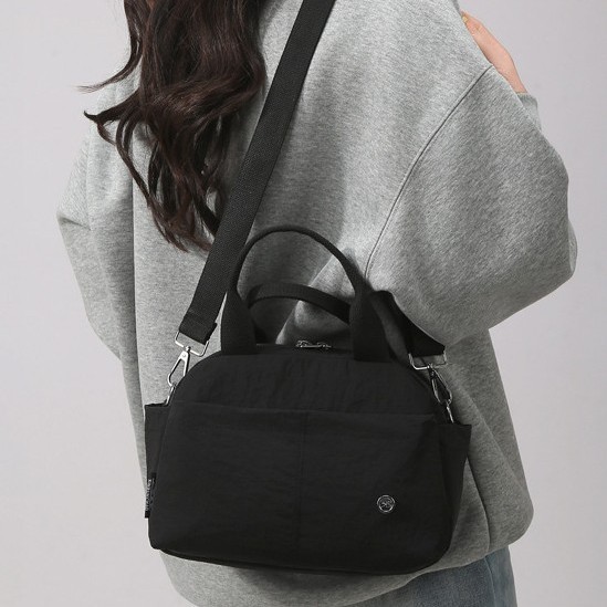 A new solid-color casual and versatile women's backpack, a multi-color Oxford fabric single-shoulder crossbody handbag, lightweight and with a large capacity details Picture