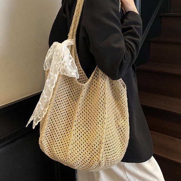 Large-capacity underarm bag for women, 2025 new spring/Summer fashion woven straw handbag, commuter single-shoulder bag details Picture
