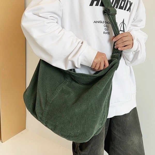 2024 New casual large-capacity corduroy bag, casual and laid-back style bag, unisex crossbody bag, class bag Specification drawing