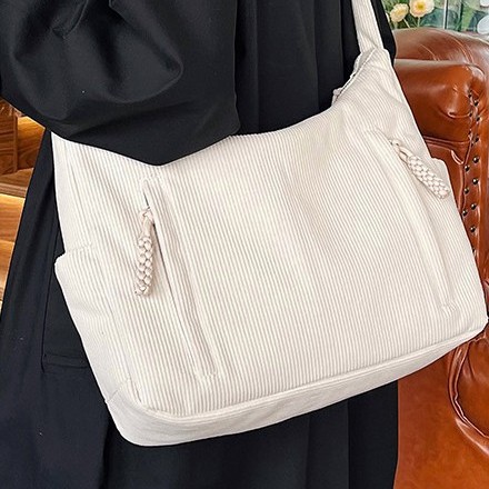New fashionable and versatile single-shoulder tote bag, crossbody dumpling bag, large-capacity corduroy female college student bag details Picture