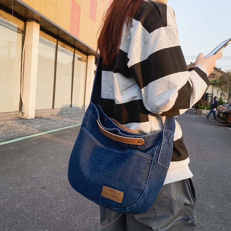 Denim canvas bag, female ins college student hand-held crossbody bag, Japanese Harajuku retro postman bag, class backpack full figure