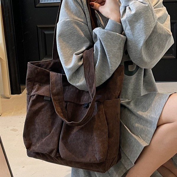 Large capacity hand-held cloth bag for college students' commuting to class, large bag for women, 2025 new style canvas bag, single-shoulder tote bag Application Scenario