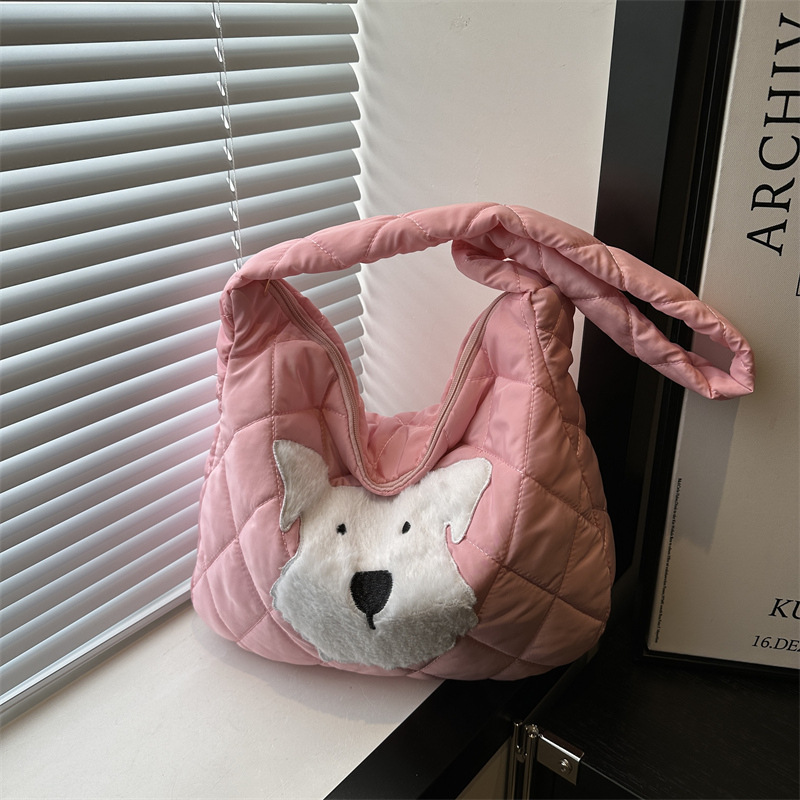 A large-capacity ladies' 2024 new casual, niche and retro single-shoulder crossbody bag, fashionable and individual tote bag full figure