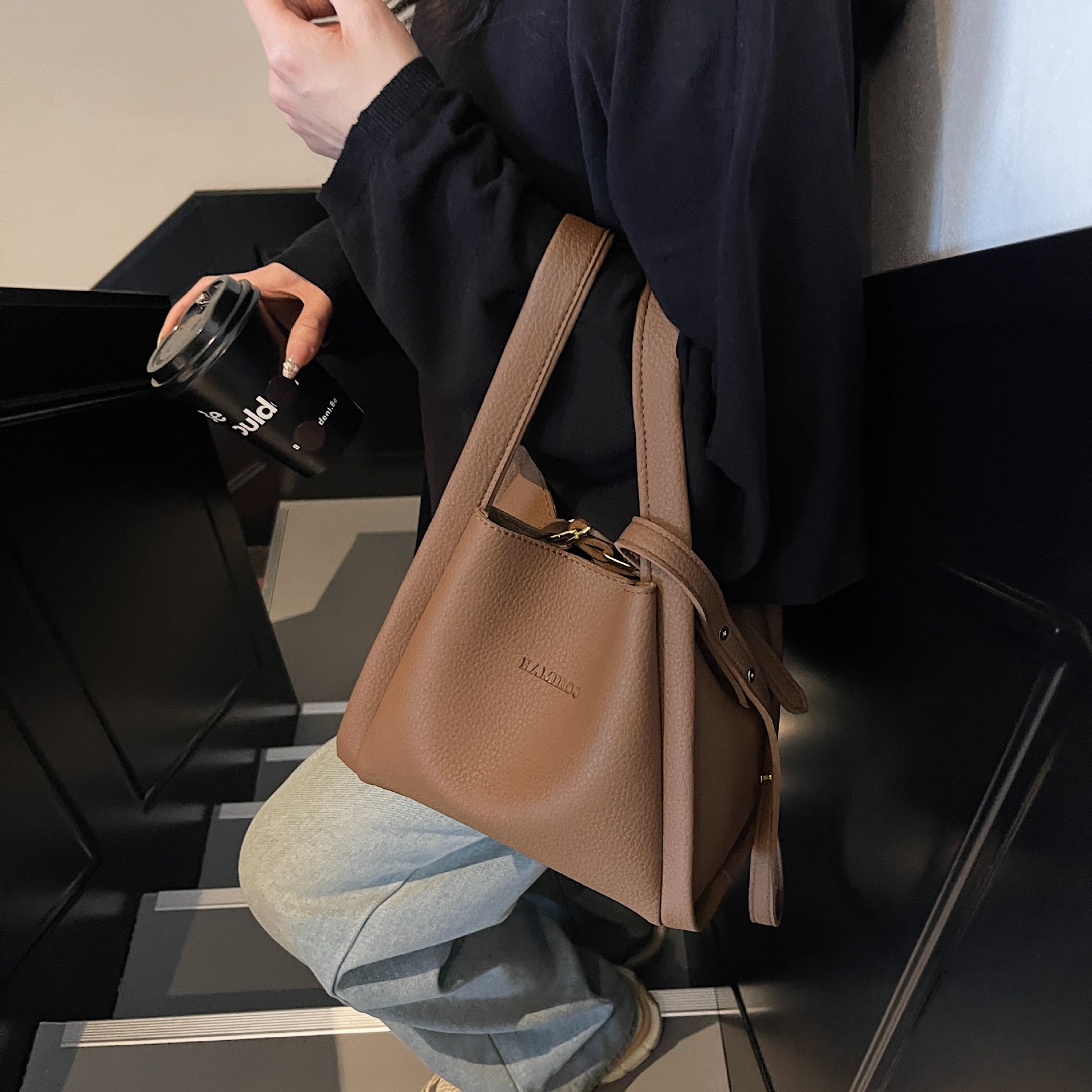Retro niche bestsellers, women's 2025 summer new crossbody bag, high-end and fashionable bucket handbag, single-shoulder bag Specification drawing