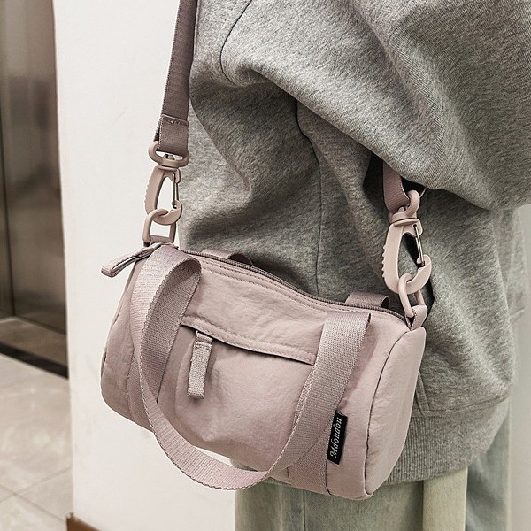 Crossbody bag 2025 Sporty and trendy, large-capacity cylindrical bag, color-blocking hand-held pillow bag, casual single-shoulder bag, handbag full figure