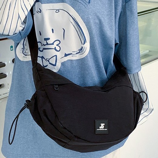 Casual sports and fitness large-capacity bag for women, 2025 new solid color wide shoulder strap crossbody bag, lightweight single-shoulder bag details Picture