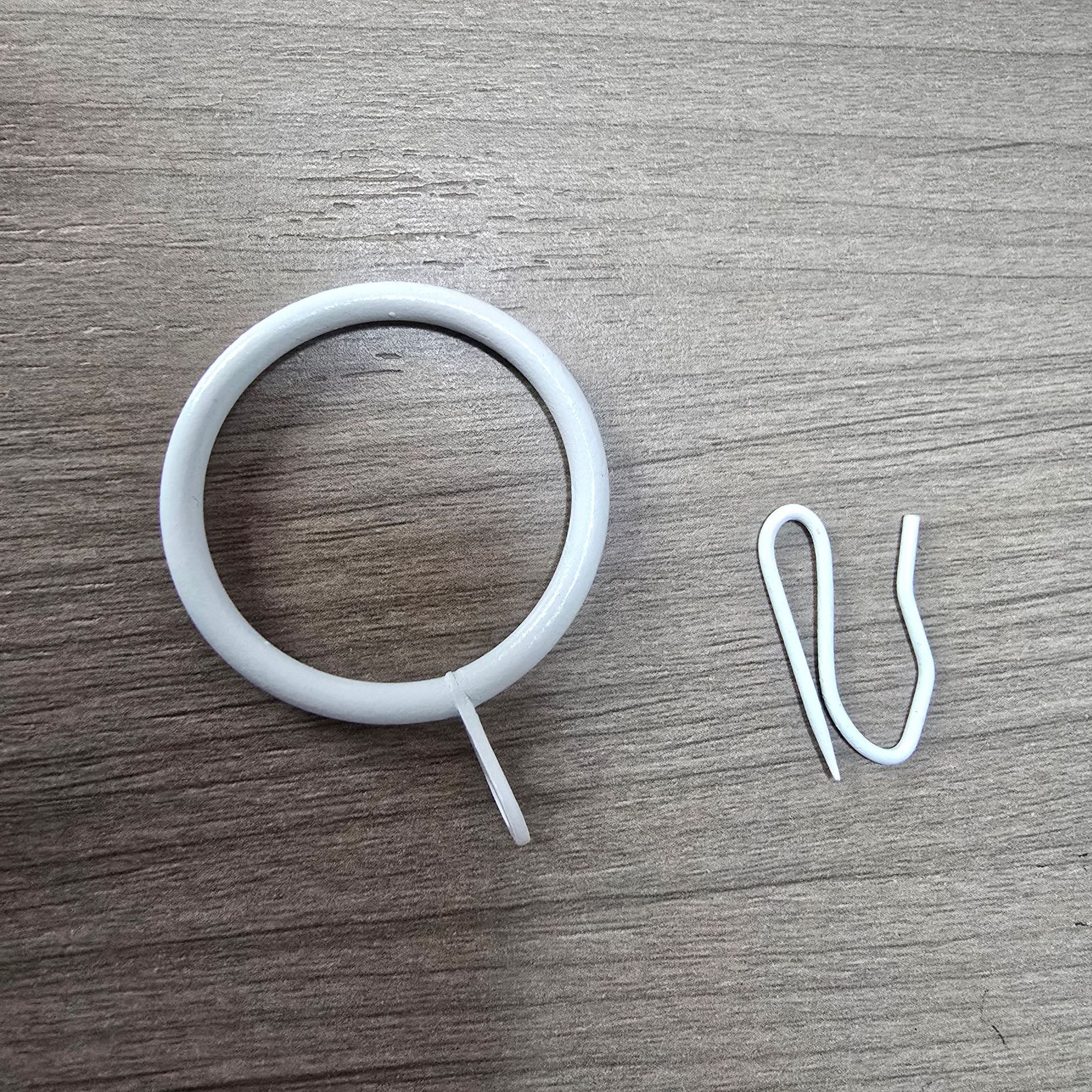 The manufacturer has metal curtain rings, curtain hanging rings, plastic curtain hooks and curtain accessory hooks in stock Specification drawing