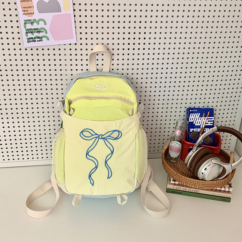 High-appearance-level backpack for junior high school students, large-capacity backpack for primary school students' birthdays, lightweight backpack for senior high school students, and easy to travel Application Scenario