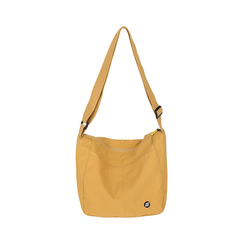 The 2024 new Korean-style baguette bag, a fashionable single-shoulder crossbody bag, is versatile and has a large capacity for students Item Picture