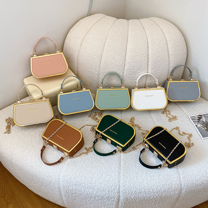 Chain box handbag, trendy, fashionable and simple shoulder bag, candy-colored crossbody bag, stylish and high-quality commuting bag Application Scenario