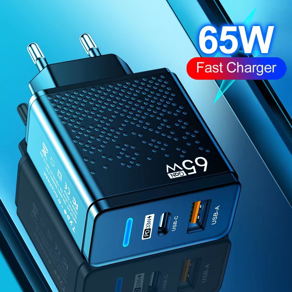 Light-emitting LED USB+PD Type-c mobile phone charger, multi-port travel charger for US, Europe and UK standards full figure