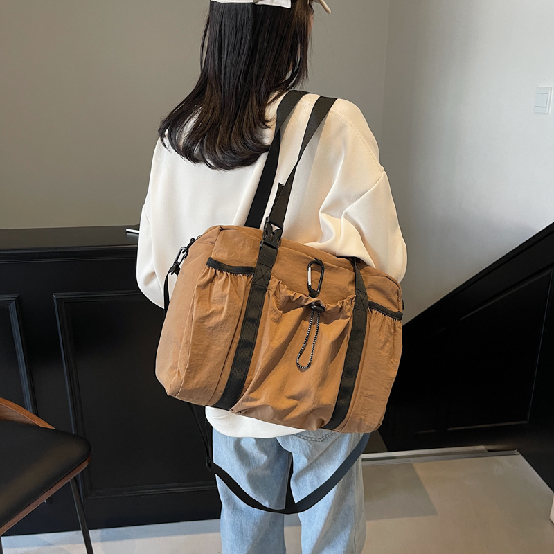 Sporty, lightweight crossbody fitness bag, ins, simple, large-capacity, laid-back, short travel bag, student handbag for class details Picture