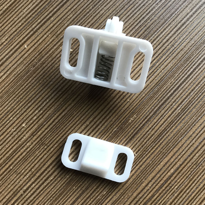 A new type of plastic roller door with stainless steel springs for laboratory steel cabinets, furniture and kitchen cabinets, with snap fasteners and beads Specification drawing