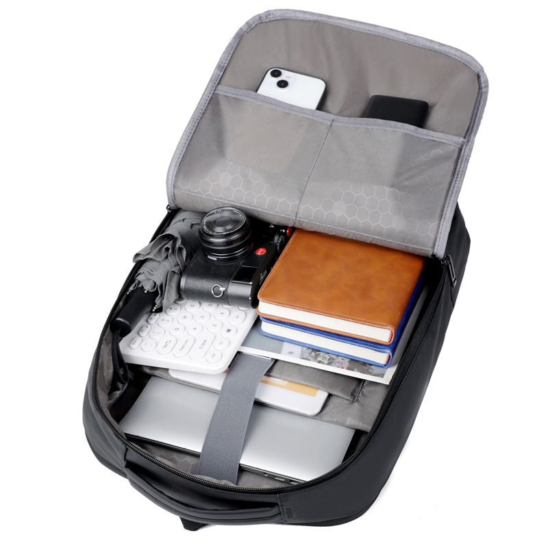 【 Customized 】 Men's business backpack, large-capacity commuting, business trip and travel bag, multi-functional computer bag Application Scenario
