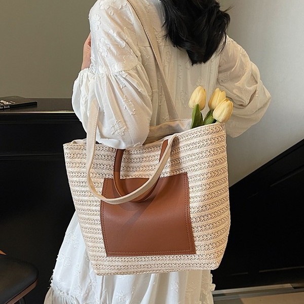 Large-capacity hand-held large bag for women, 2025 new trendy and fashionable woven bag, personalized beach tote straw woven large bag details Picture