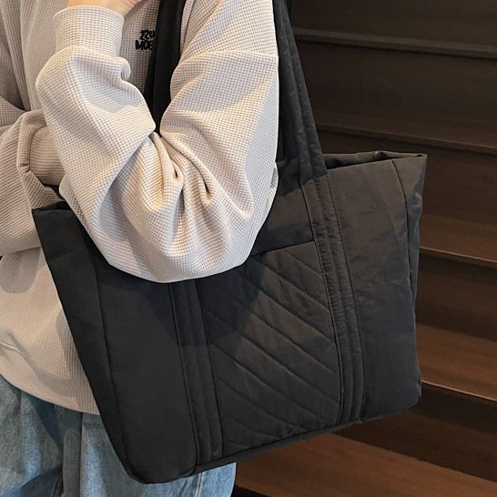 Fashionable women's bag, casual and lightweight tote bag, large-capacity single-shoulder bag, hand-held handbag, diamond-shaped high-end texture bag details Picture