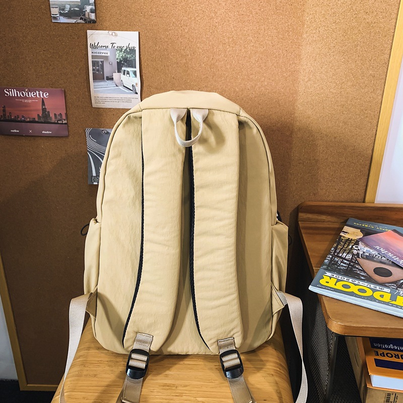 Lightweight, simple and solid-color backpack, casual and versatile. It's a school bag for high school students and a backpack for college students and couples traveling Specification drawing