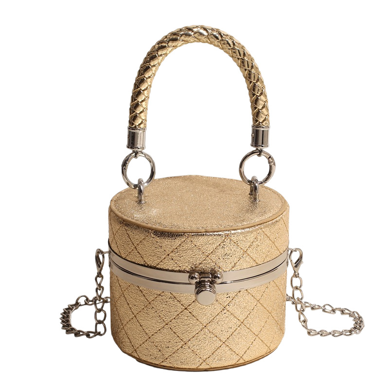 A unique and niche design hand-held bucket bag for women, a new 2025 trendy and versatile diamond-shaped chain single-shoulder crossbody bag Item Picture