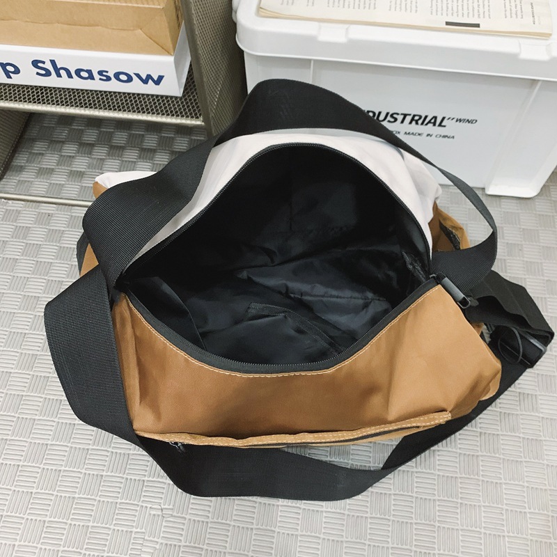 Men's trendy sports and fitness bags, casual single-shoulder crossbody bags, large-capacity lightweight travel bags, short-distance luggage storage bags Application Scenario