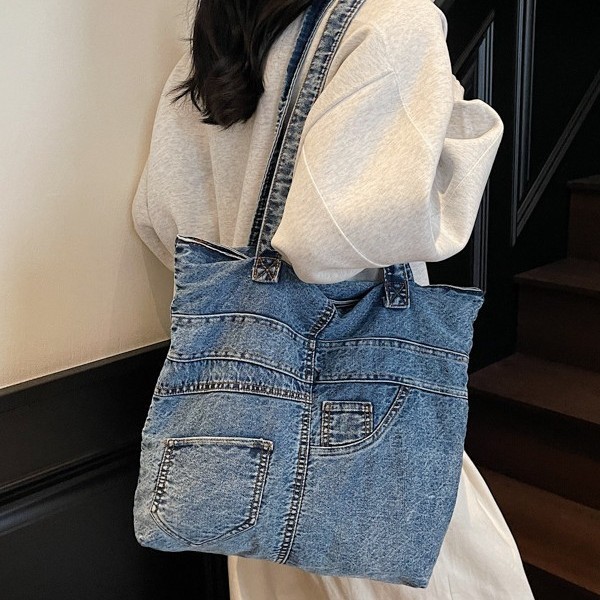 Spring 2025 new denim bag, large capacity, simple and versatile, single-shoulder bag, fashionable handbag for Japanese and Korean students Application Scenario