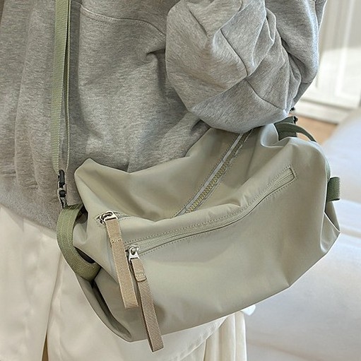 Multi-functional single-shoulder chest bag, fitness backpack, waterproof sports crossbody bag, large-capacity casual yoga bag crossbody bag details Picture