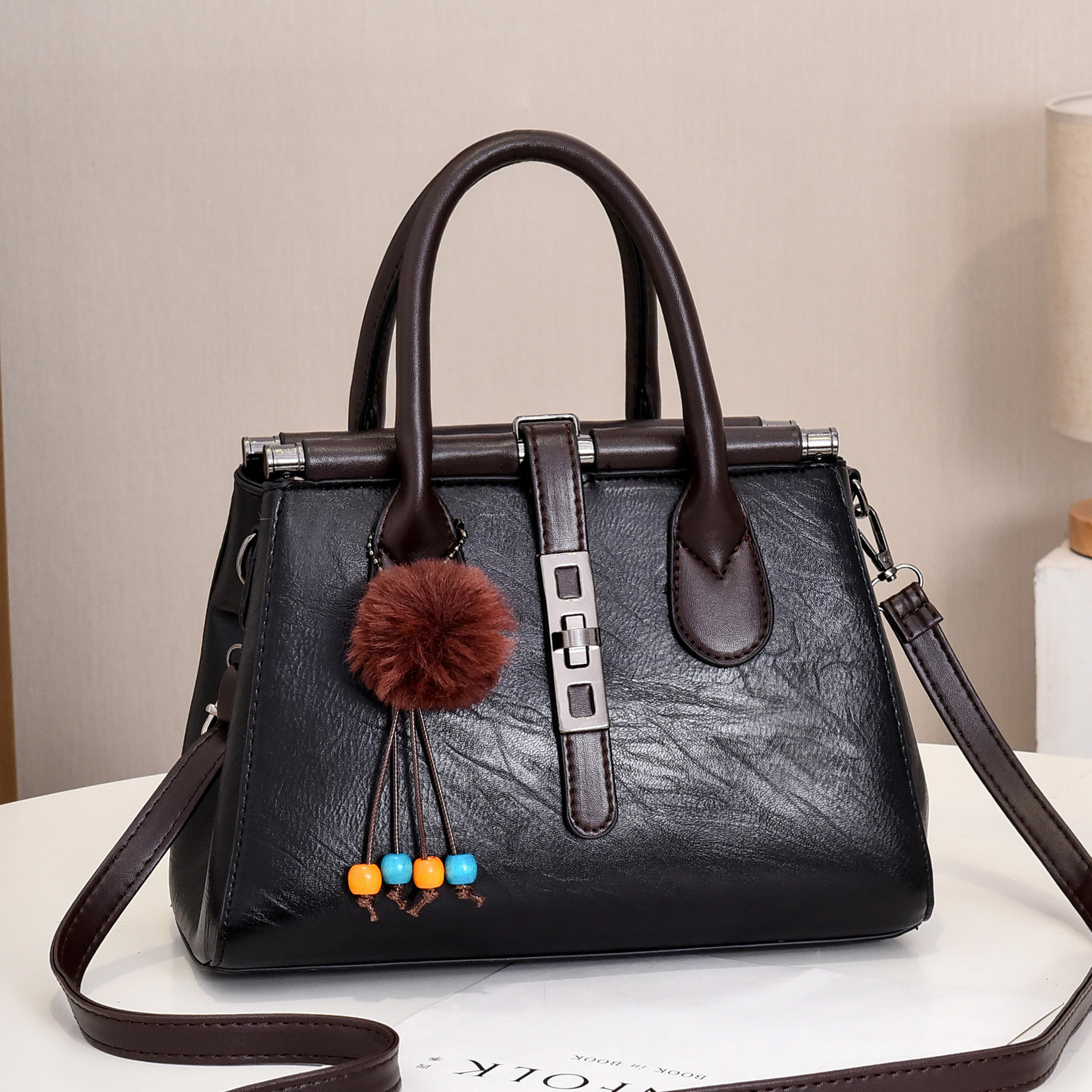 2022 New style fashionable women's bags for foreign trade, European and American trendy and elegant handbags, large bags, hand bags, shoulder bags, crossbody bags full figure