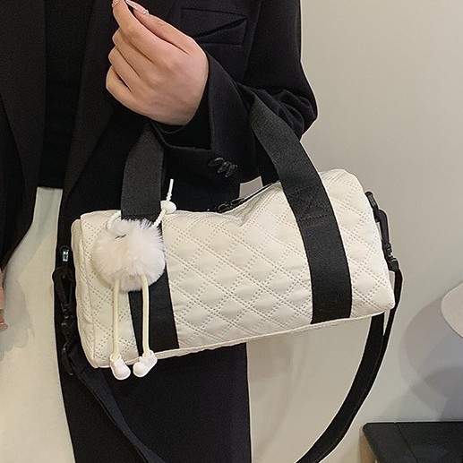 Casual and simple handbag for women, Spring 2025 new style, trendy, textured and stylish single-shoulder bag, large-capacity crossbody bag for women Application Scenario