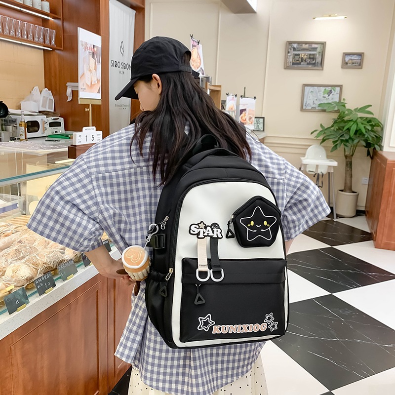Color-blocking large-capacity schoolbag for junior high school students, Japanese-style backpack for high school students, cute and fresh, forest-style backpack for girls Application Scenario