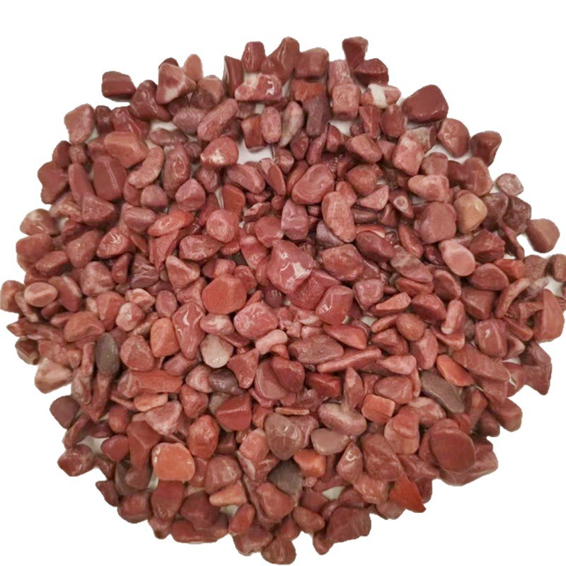 The manufacturer wholesales red crushed stones, pebbles, adhesive stones, red gravel, water-washed stones, terrazzo, rice-washed stones and corundum Item Picture